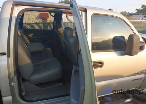 2004 Chevrolet Silverado 3500 Lt z USA, uszkodzony, nr VIN 1GCHK33244F221700